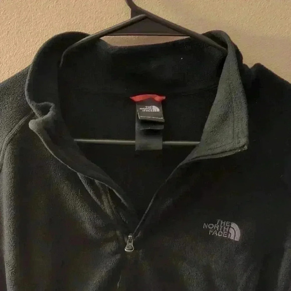The North Face light weight pull over, black, large - Picture 3 of 6